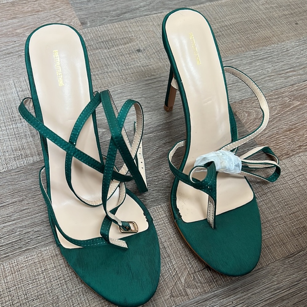 New PLT Emerald Green Satin Toe Thong Cross Over Strap High Heels - Picture 5 of 9
